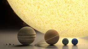 planets-sun-scale